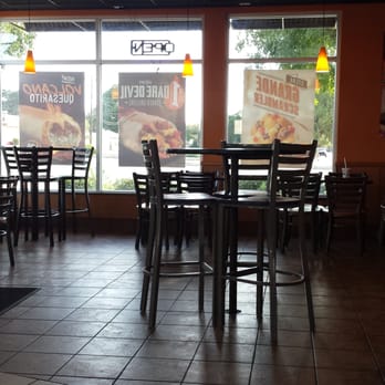 Taco Bell - Small dining area - Fast Food Near Me - Bakersfield, California Taco Bell - Small dining area - Fast Food Near Me - Bakersfield, California