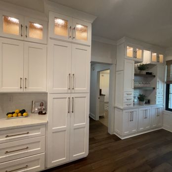 McCall Custom Homes & Remodeling - Floor to ceiling cabinetry, built in pantry with appliance garage, stained white oak shelving. Dimmable & adjustable hue cabinet lighting. - General Contractors Near Me - Austin, Texas McCall Custom Homes & Remodeling - Floor to ceiling cabinetry, built in pantry with appliance garage, stained white oak shelving. Dimmable & adjustable hue cabinet lighting. - General Contractors Near Me - Austin, Texas