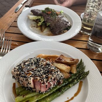 De Novo European Pub - Sesame Tuna Skirt Steak - Pubs Near Me - Edgewater, New Jersey De Novo European Pub - Sesame Tuna Skirt Steak - Pubs Near Me - Edgewater, New Jersey