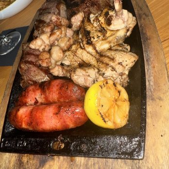 Novecento - Parrillada Classica - Classic Argentinean Meat Platter (Serves 3-4) - Argentine Near Me - Doral, Florida