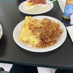 Veggie Omelette with hash browns