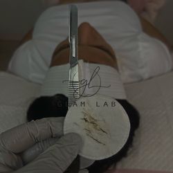 Glam Lab - Dermaplaining facial