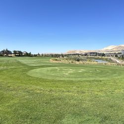 Tee box
