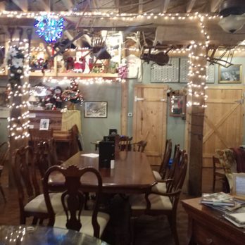 Wakeman Elevator Craft Beer & Wine Barn - Beer Gardens Near Me - Wakeman, Ohio