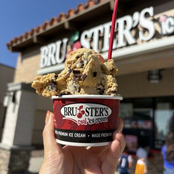 Bruster's Real Ice Cream - Small Scoop - Desserts Near Me - Yorba Linda, California