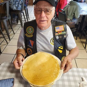 Hungry Hunter Restaurant - Uncle Fred and his huge pancake - Breakfast & Brunch Near Me - Branson, Missouri