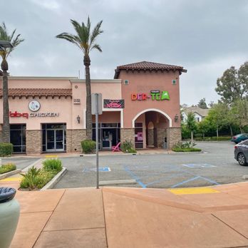 Der Tea Yogurt - Outside - Desserts Near Me - Rancho Cucamonga, California Der Tea Yogurt - Outside - Desserts Near Me - Rancho Cucamonga, California