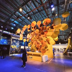 Immersive Van Gogh Exhibit Pittsburgh - Main lobby when you first walk in. Love the display.