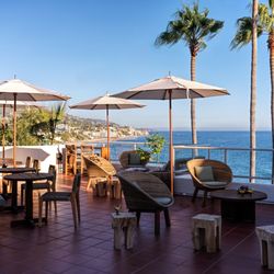 Casa Loma Beach Hotel