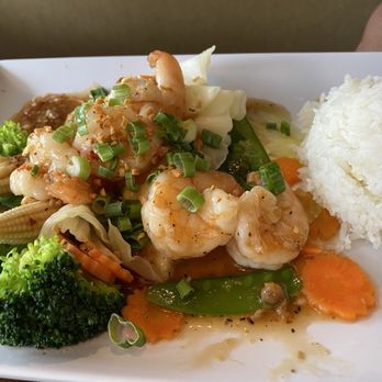 Koon Manee Thai and Sushi Restaurant - Shrimp and vegetables medium spice. - Thai Near Me - Jupiter, Florida