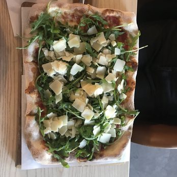 Oh Julia - Rustica OHNE Prosciutto (extra so bestellt ) Tomatenauce, Mozzarella, Rukola, Grana Padano Tomato sauce, mozzarella, rocket, grana padano - Pizza Near Me - Stuttgart, BW