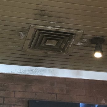 Chili's - Mole all over the vents. I am so disgusted. Not a pleasant view to look at while having lunch. - American Near Me - Aventura, Florida