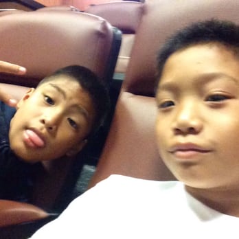 Cinemark Carson and XD - Watching the San Andreas movie! The theatre is clean, big, and full of awesome employees! - Cinema Near Me - Carson, California