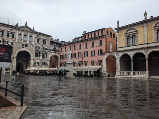 Piazza dei Signori by null