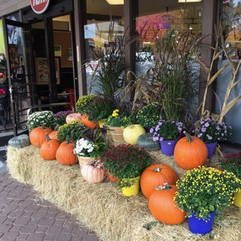 Heritage Mountain Shopping Centre - IGA - sidewalk (fall/Halloween) display. - Shopping Centers Near Me - Port Moody, British Columbia