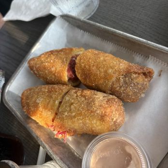 Irish Eyes Pub & Restaurant - Corned Beef Eggrolls - Pubs Near Me - Lewes, Delaware Irish Eyes Pub & Restaurant - Corned Beef Eggrolls - Pubs Near Me - Lewes, Delaware