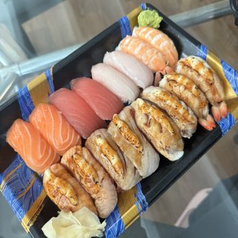 Domo Cafe Kahala - Kahala Aburi Set - Sushi Bars Near Me - Honolulu, Hawaii Domo Cafe Kahala - Kahala Aburi Set - Sushi Bars Near Me - Honolulu, Hawaii