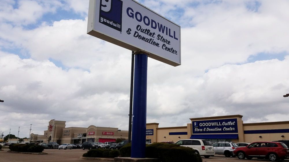 GOODWILL OUTLET STORE Updated May 2024 44 Photos & 12 Reviews