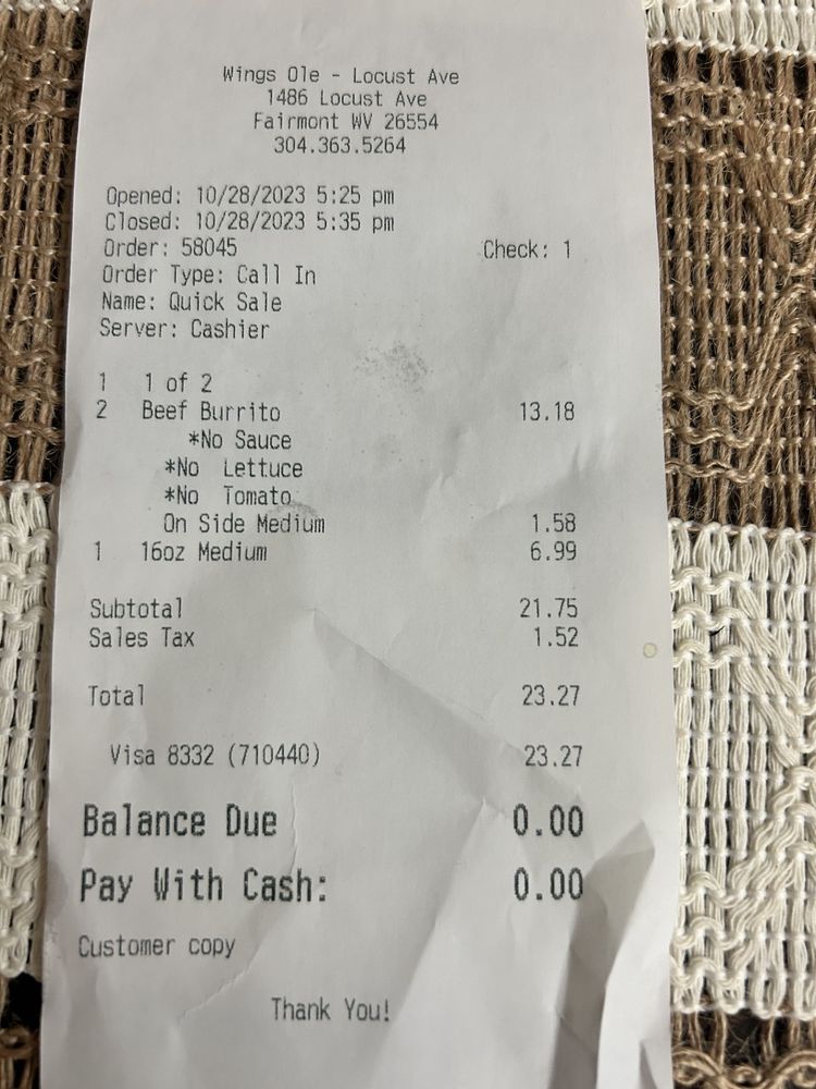 Food from Wings Olé