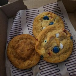 M&m cookies and peach cobbler cookie