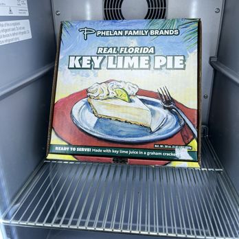 Pinchers - Key lime pie case - Seafood Near Me - Fort Myers, Florida