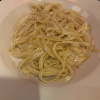 Buca di Beppo Italian Restaurant - Kids Fettuccine Alfredo - Italian Near Me - Universal City, California
