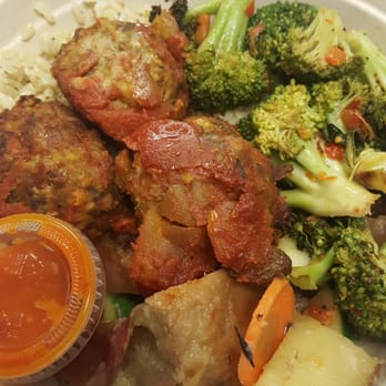 Dig Inn - Brown rice, meatballs, brocolli, summer vegetable poke (beets and other veggies), and housemade Sriracha - New American Near Me - Boston, Massachusetts Dig Inn - Brown rice, meatballs, brocolli, summer vegetable poke (beets and other veggies), and housemade Sriracha - New American Near Me - Boston, Massachusetts