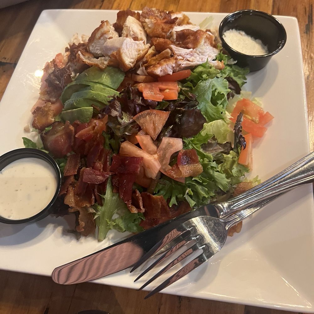 Sur Burger - Crispy chicken salad - Burgers Near Me - Monterey, California Sur Burger - Crispy chicken salad - Burgers Near Me - Monterey, California