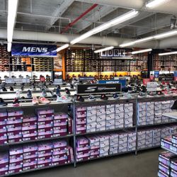 SKECHERS Warehouse Outlet
