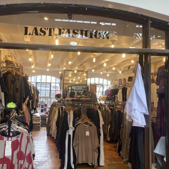 Camden Market - I really liked the Korean clothes that this store featured. - Flea Markets Near Me - London, XGL Camden Market - I really liked the Korean clothes that this store featured. - Flea Markets Near Me - London, XGL