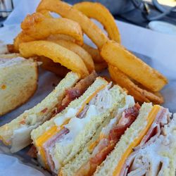 Thunderbird Trading Post - Clubhouse w/onion rings
