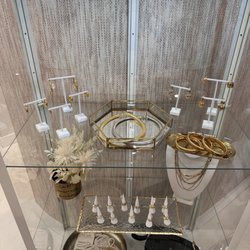 The Parlor Room - Accessories.