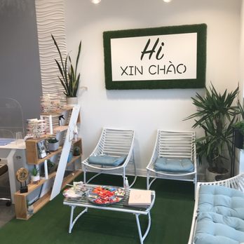 ST Nail Spa - Nice waiting area - Nail Salons Near Me - Clarksville, Tennessee