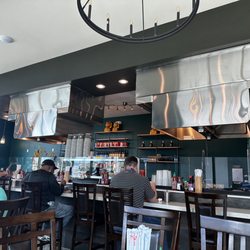 Pho Viet Noodle House - Bar area