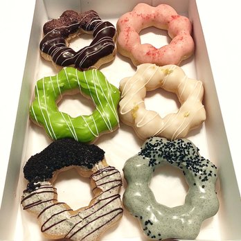 KAI Sweets Cafe - Dark Chocolate, Strawberry Cream, Matcha, Yuzu Citrus, Cookies & Cream, Black Sesame - Cafes Near Me - Edgewater, New Jersey