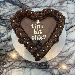 6" Vintage Heart Cake