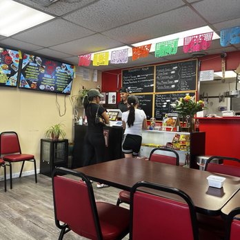 Lobo Taco - Dining Room. - Tacos Near Me - Albuquerque, New Mexico