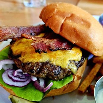 North Fork Tavern - North fork Burger - New American Near Me - Eugene, Oregon