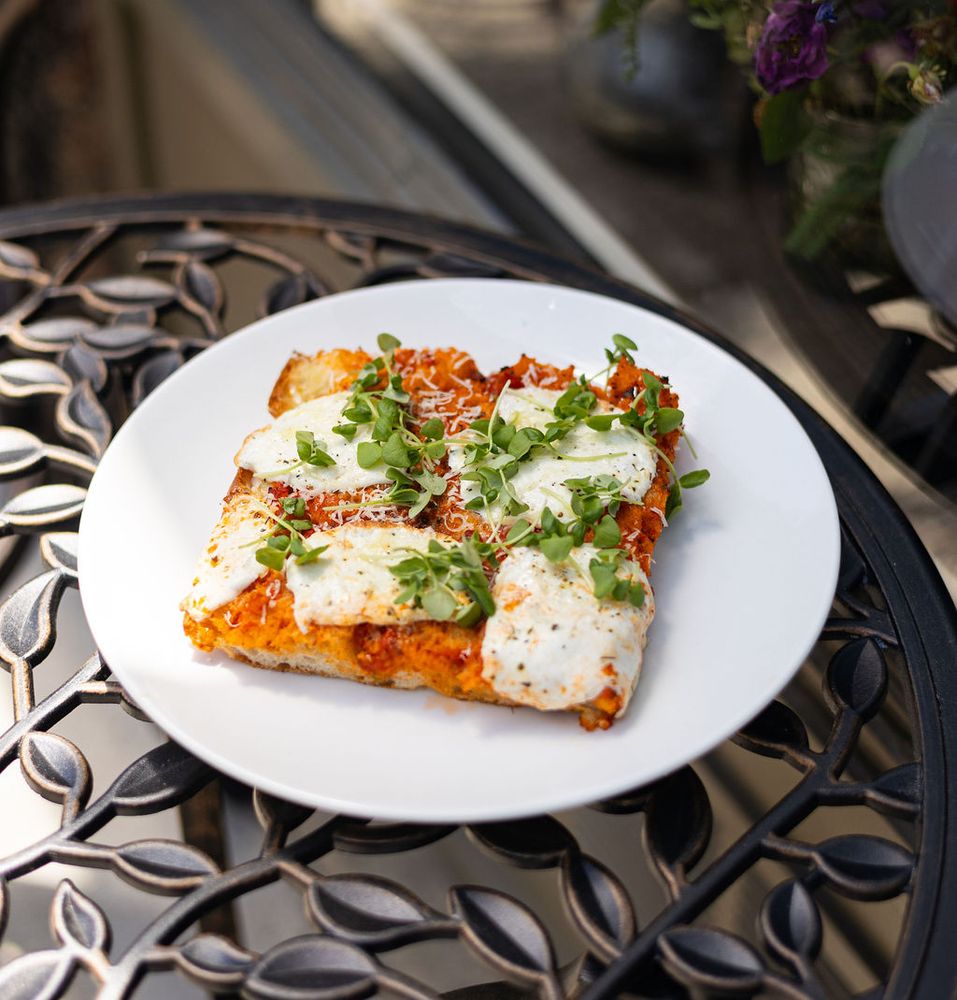 Mancini’s Italian Deli Logo