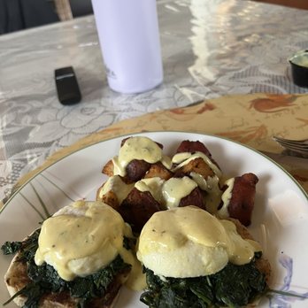 Wildflower Cafe - Eggs Florentine - Breakfast & Brunch Near Me - Redondo Beach, California Wildflower Cafe - Eggs Florentine - Breakfast & Brunch Near Me - Redondo Beach, California
