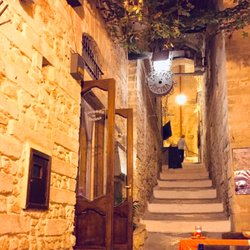 Locanda La Macina - Narrow alley