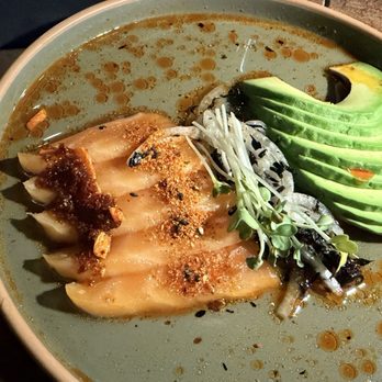 Osa Rooftop - Salmon crudo - Bars Near Me - Pasadena, California