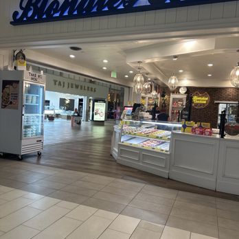 Castleton Square - Shopping Centers Near Me - Indianapolis, Indiana