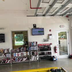 Grease Monkey - Great service !! Very helpful!!