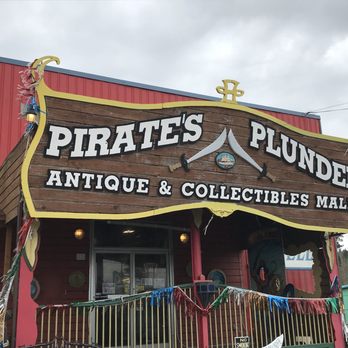 Pirates Plunder - Store front - Antiques Near Me - Newport, Oregon Pirates Plunder - Store front - Antiques Near Me - Newport, Oregon