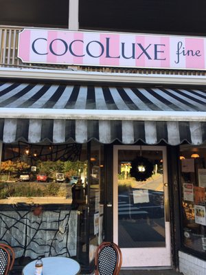 Cocoluxe Fine Pastries by null