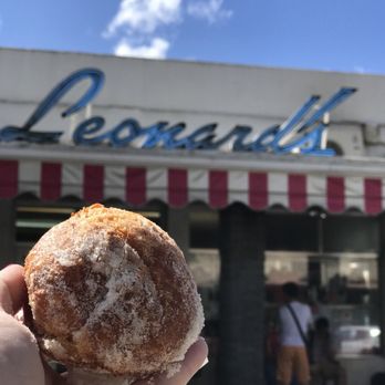 Leonard's Bakery - Malasada - Bakeries Near Me - Honolulu, Hawaii Leonard's Bakery - Malasada - Bakeries Near Me - Honolulu, Hawaii