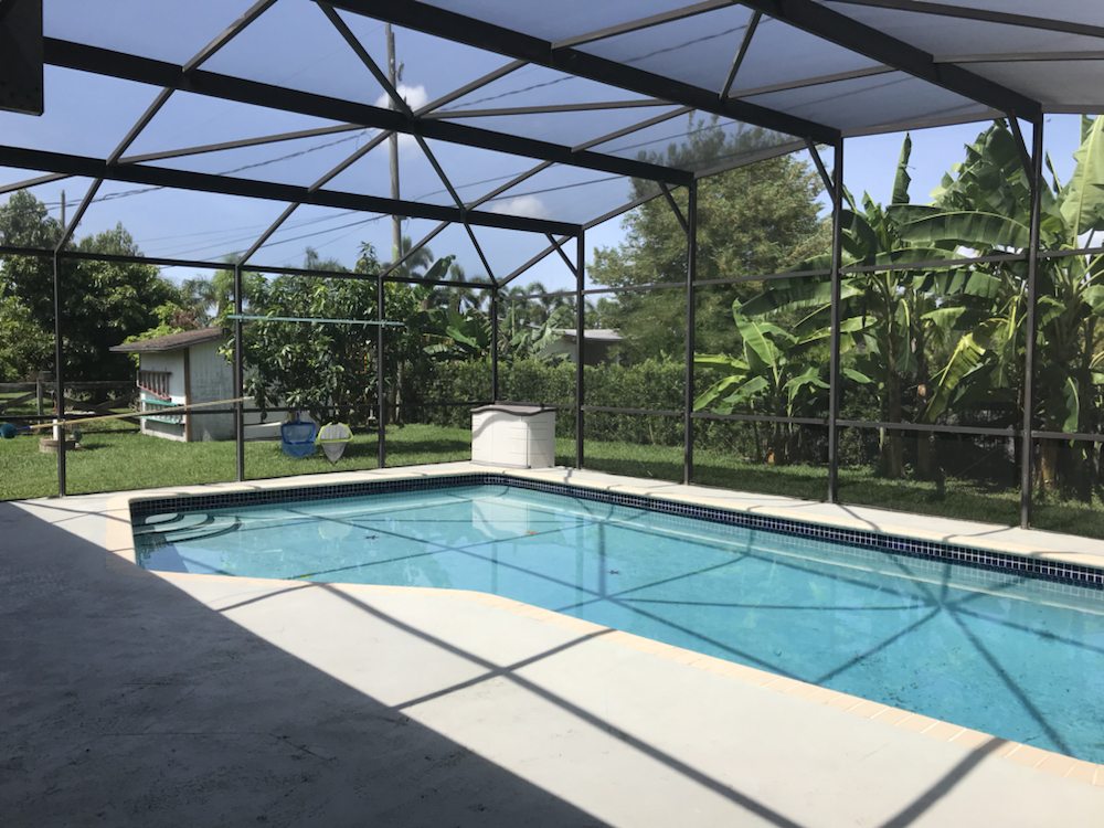 Slide of Screen in Miami