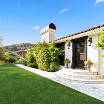 Corrie Sommers - Compass - Laurelvale, Studio City - 1 acre estate, 4BD/4BA, 3400 sq asking $3,485,000 - Real Estate Agents Near Me - West Hollywood, California Corrie Sommers - Compass - Laurelvale, Studio City - 1 acre estate, 4BD/4BA, 3400 sq asking $3,485,000 - Real Estate Agents Near Me - West Hollywood, California