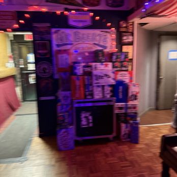 Mr Beery's - Area - Bars Near Me - Bethpage, New York